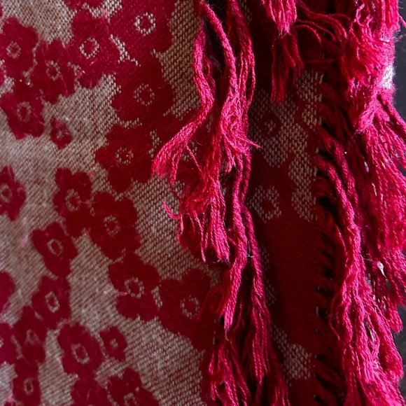 IKEA MYRULL Throw, red floral , 51"x67" - Picture 11 of 12